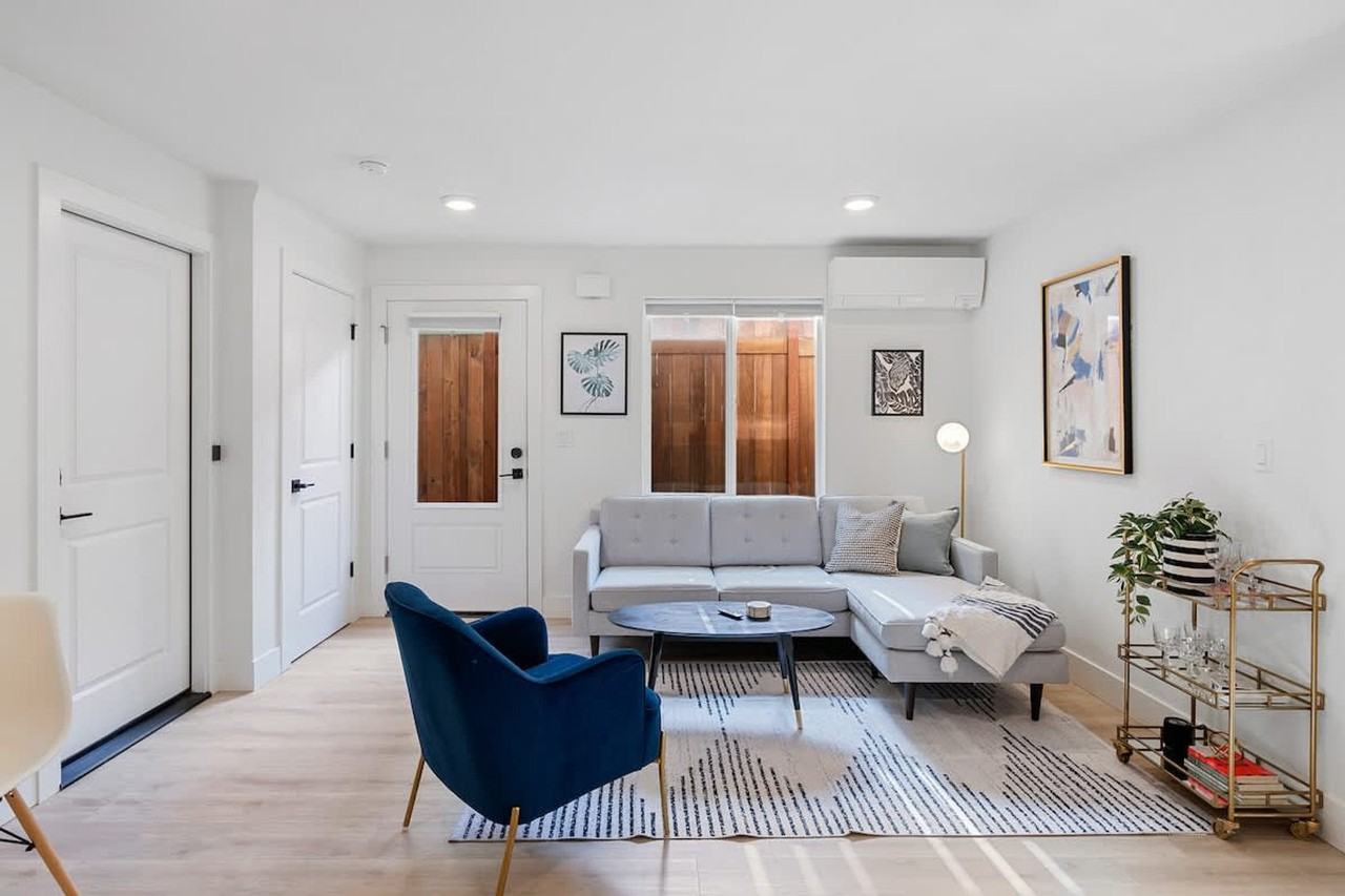 5255 Ne 15th Ave #1550284P - Photo 2 of 19