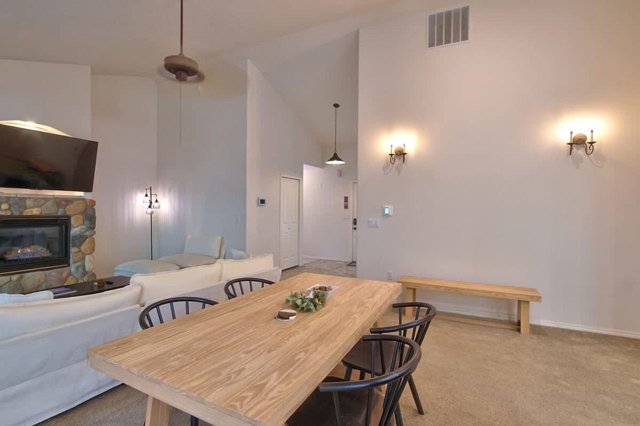 2372 Nw Meadows Dr #1550268P - Photo 5 of 29