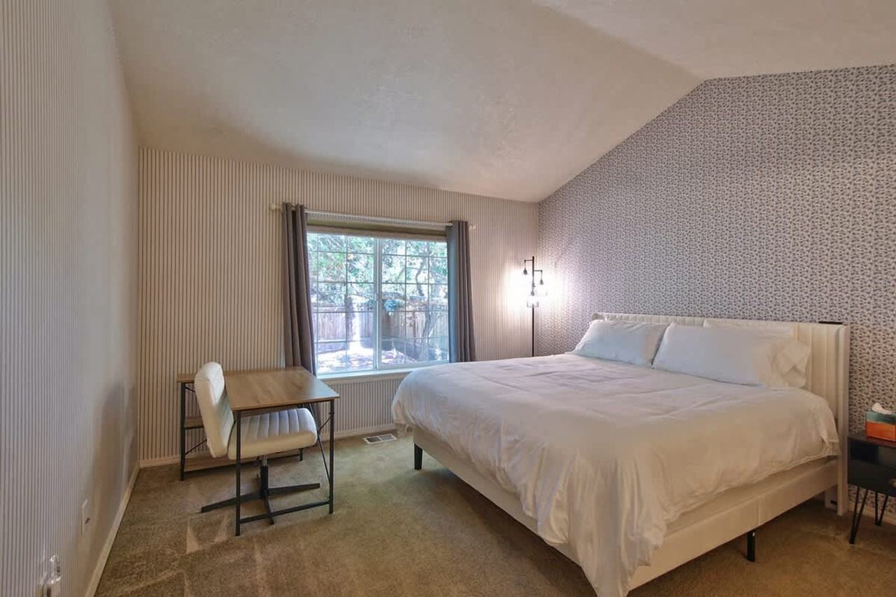2372 Nw Meadows Dr #1550268P - Photo 7 of 29