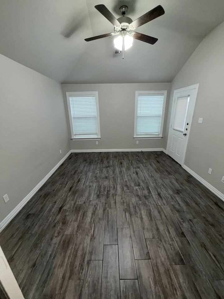 3345 Berkshire Drive - Photo 7 of 10
