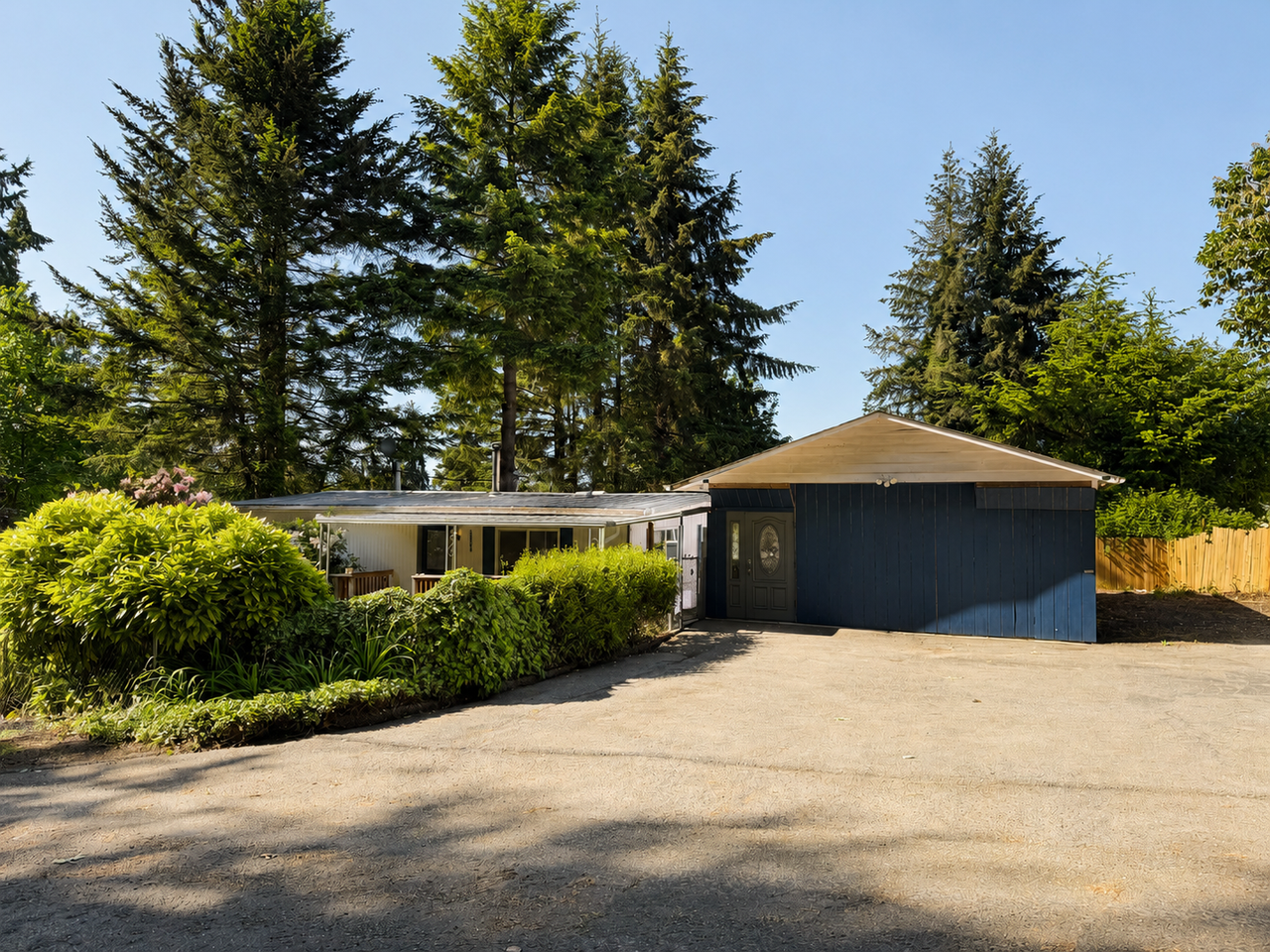 3061 Se Maple St - Photo 2 of 23