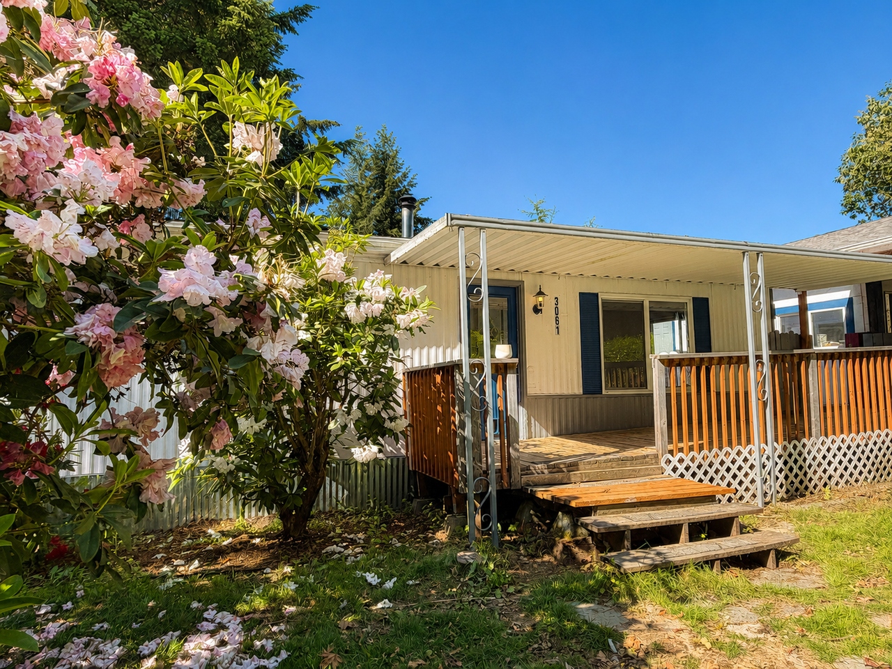 3061 Se Maple St - Photo 4 of 23