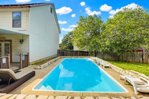 featured image of 4838 Sunlit Well Dr #1