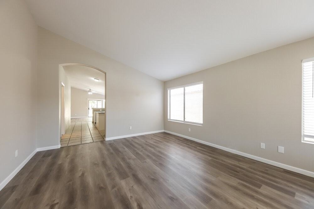 7418 W Lone Cactus Dr - Photo 3 of 16