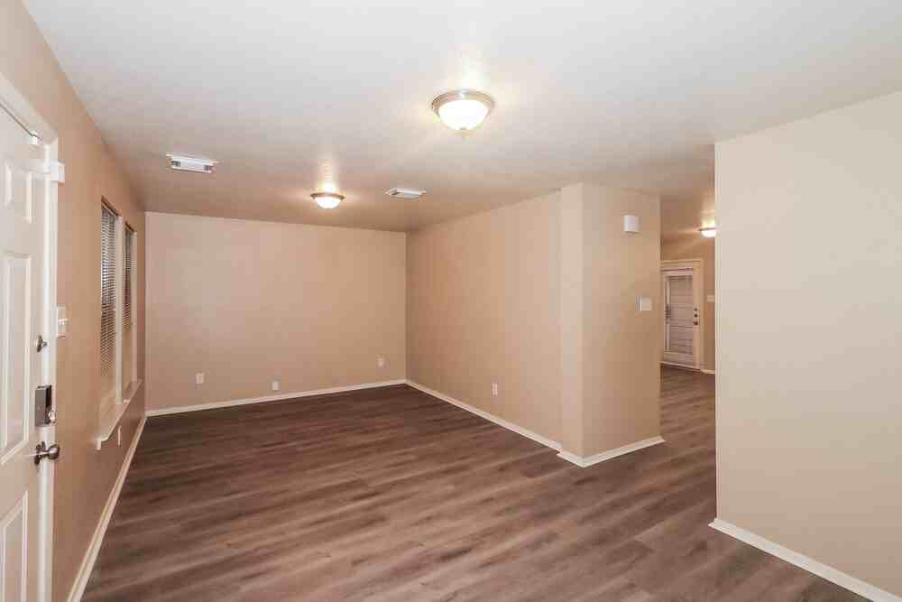 20624 Patriot Park Ln - Photo 6 of 17