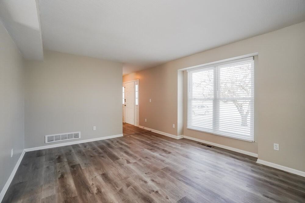 5305 Frisco Dr - Photo 6 of 18