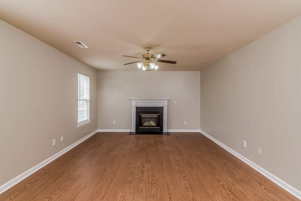 2301 Leighton Way - Photo 2 of 16