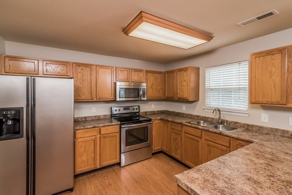 2301 Leighton Way - Photo 5 of 16