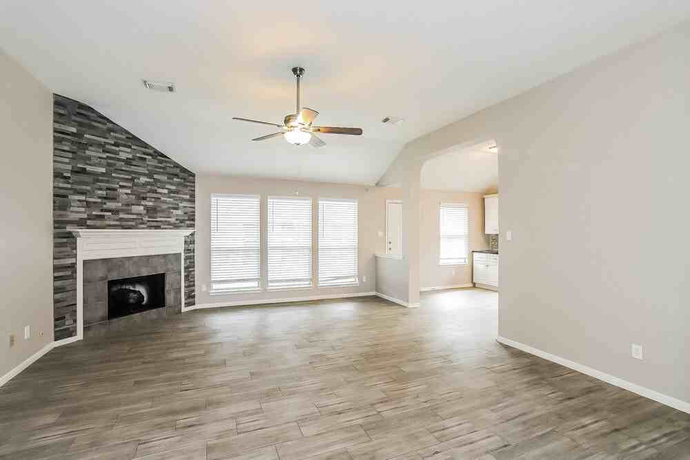 5113 Orange Blossom Ct - Photo 3 of 16