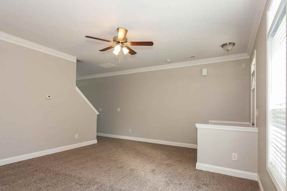 11239 Heritage Green Dr - Photo 4 of 17