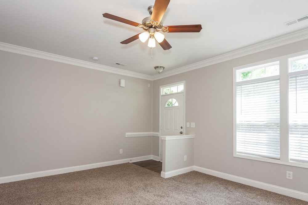 11239 Heritage Green Dr - Photo 5 of 17