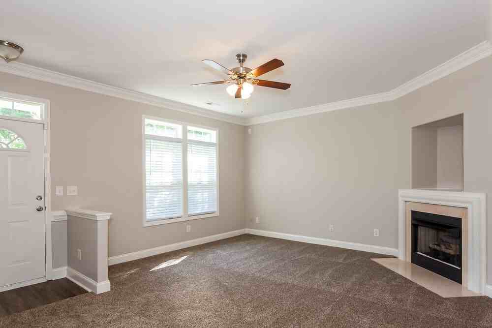 11239 Heritage Green Dr - Photo 6 of 17