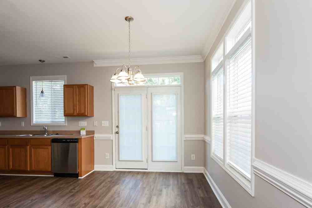 11239 Heritage Green Dr - Photo 7 of 17