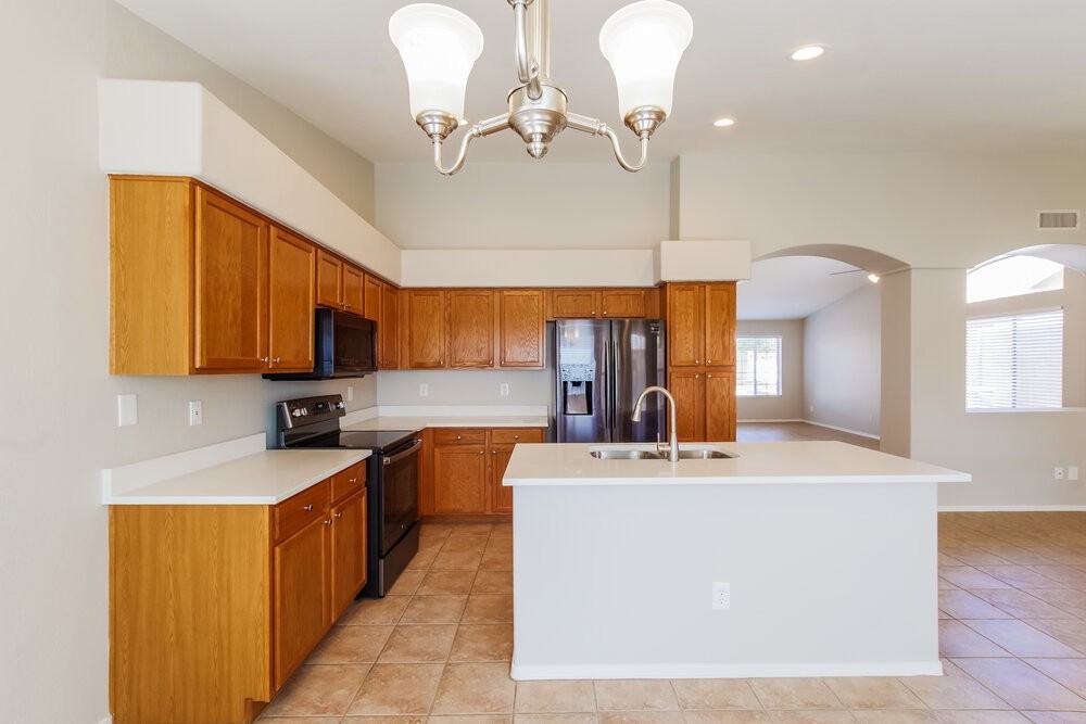 6115 W Park View Ln - Photo 6 of 16