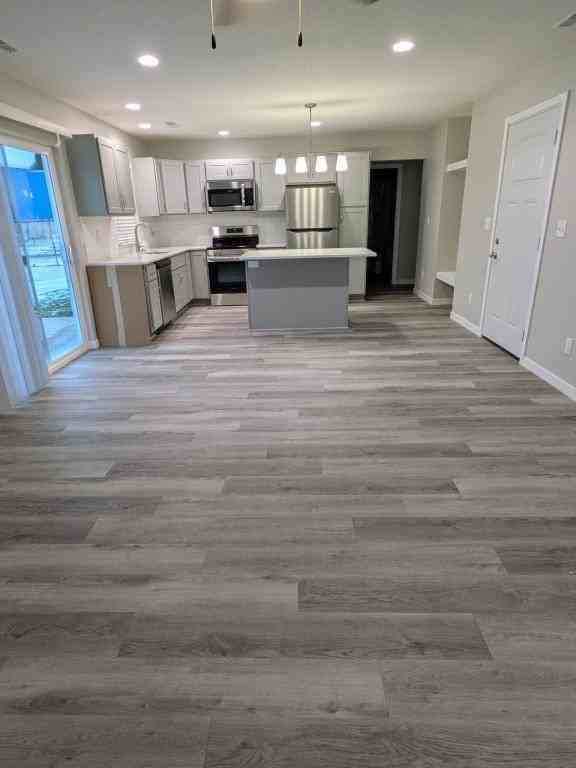 14 Reserve Ct - Photo 3 of 21