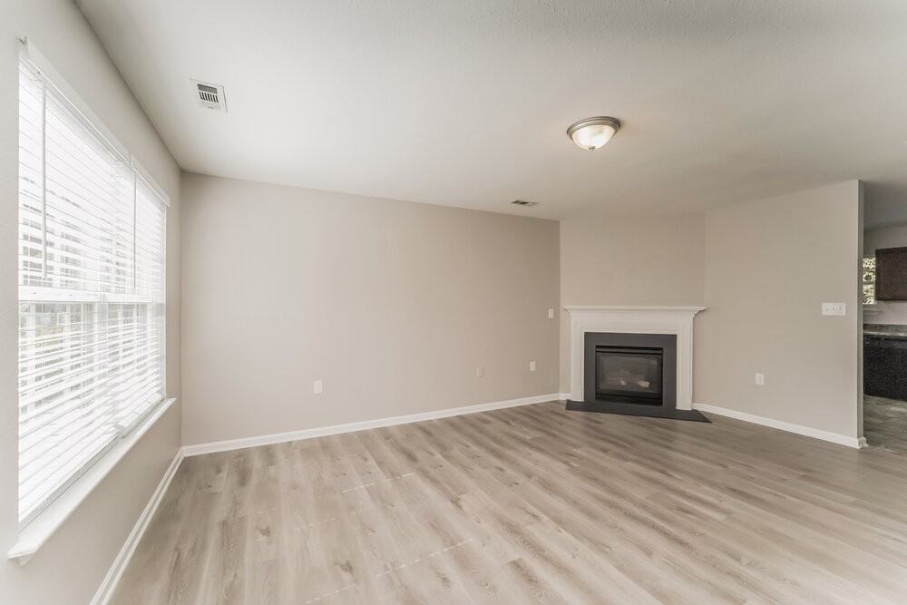 6221 Summerour Pl - Photo 5 of 17