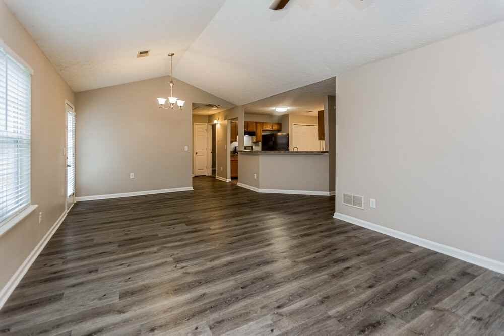 4878 Noah Rdg - Photo 4 of 16