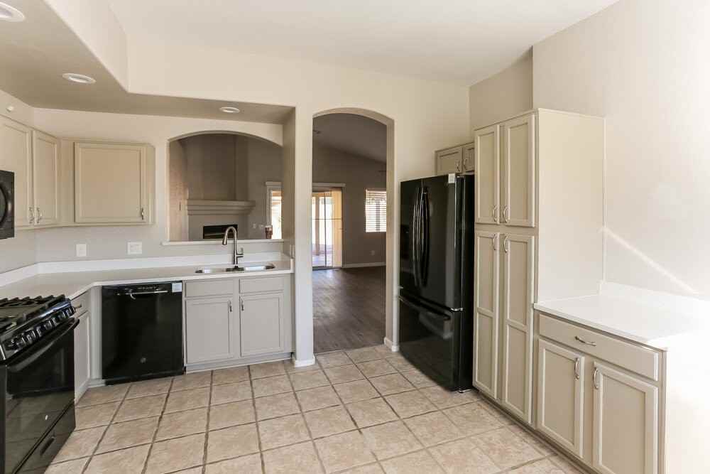 16104 W Jefferson St - Photo 6 of 16