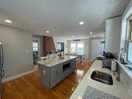 201 Samoset Avenue - Photo 4 of 22