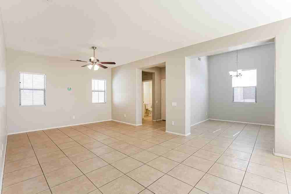 8423 W Vernon Ave #113 - Photo 4 of 17