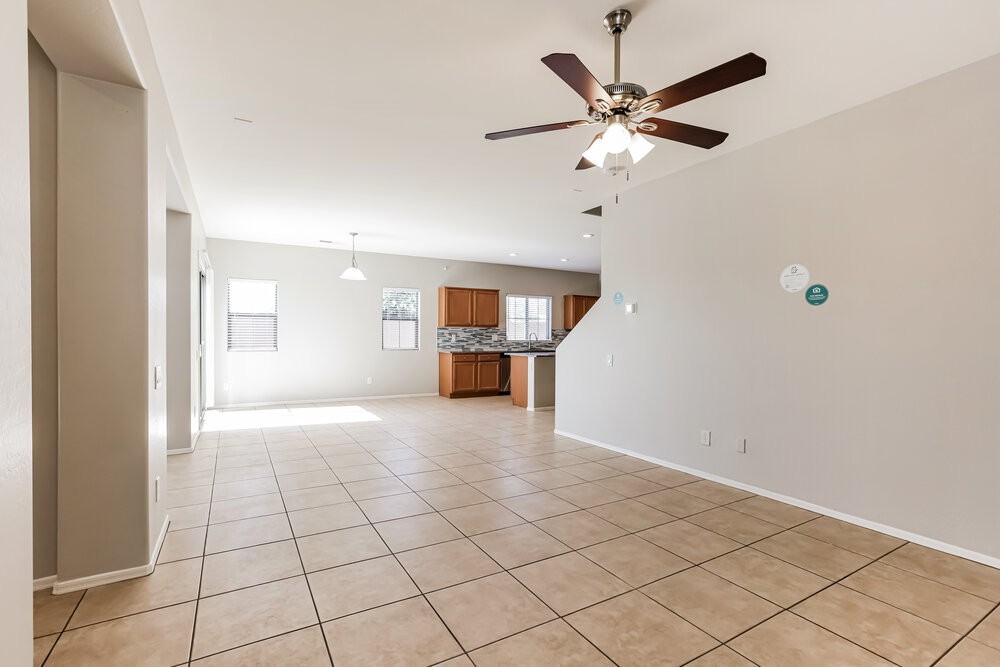8423 W Vernon Ave #113 - Photo 5 of 17