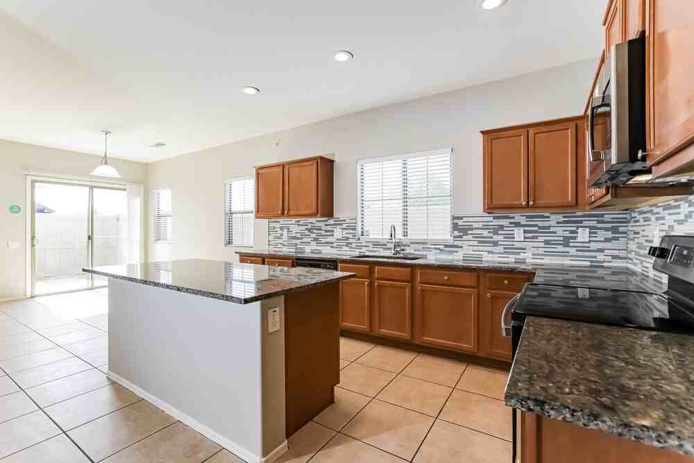 8423 W Vernon Ave #113 - Photo 7 of 17