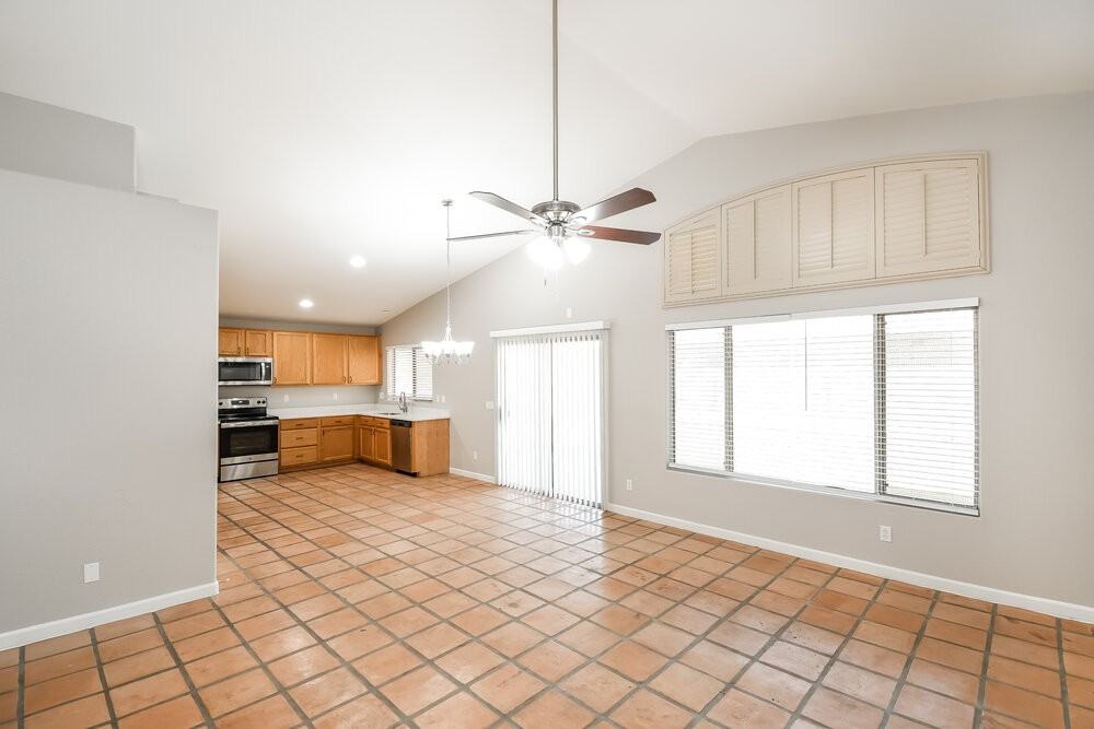 6102 S Ashley Dr - Photo 4 of 16