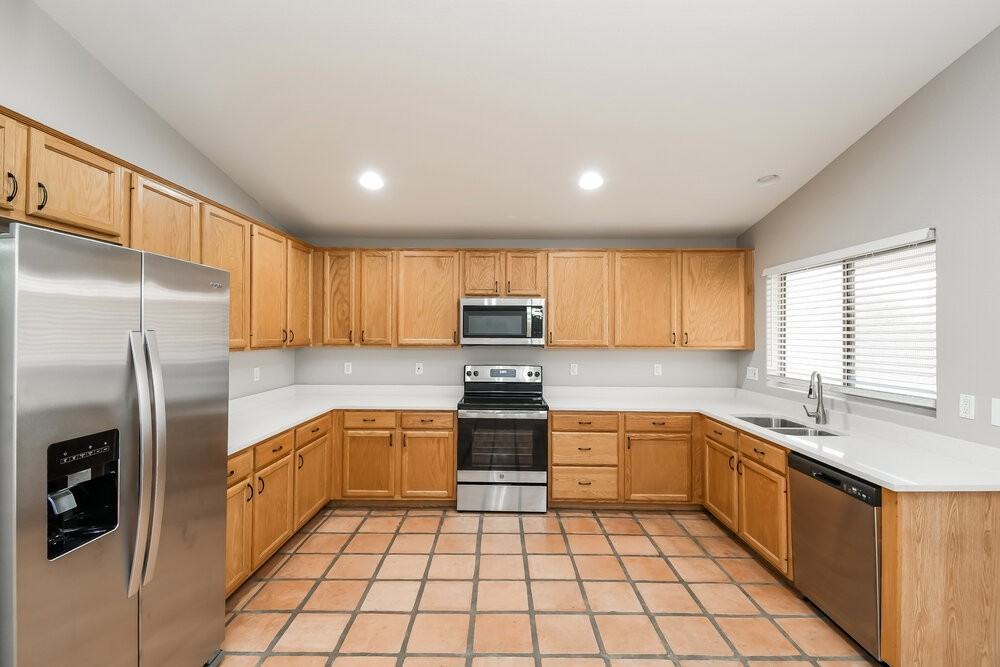 6102 S Ashley Dr - Photo 7 of 16