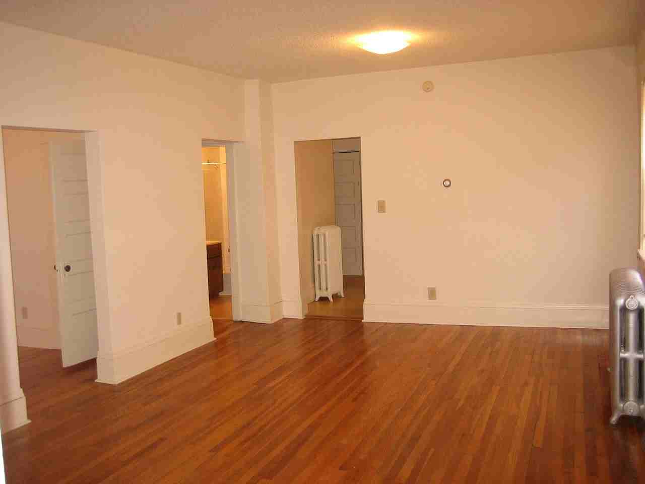 93 North Milton Street - Photo 4 of 12