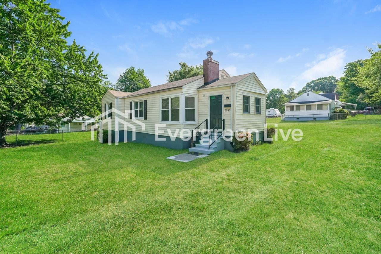 2935 Trent St - Photo 2 of 15