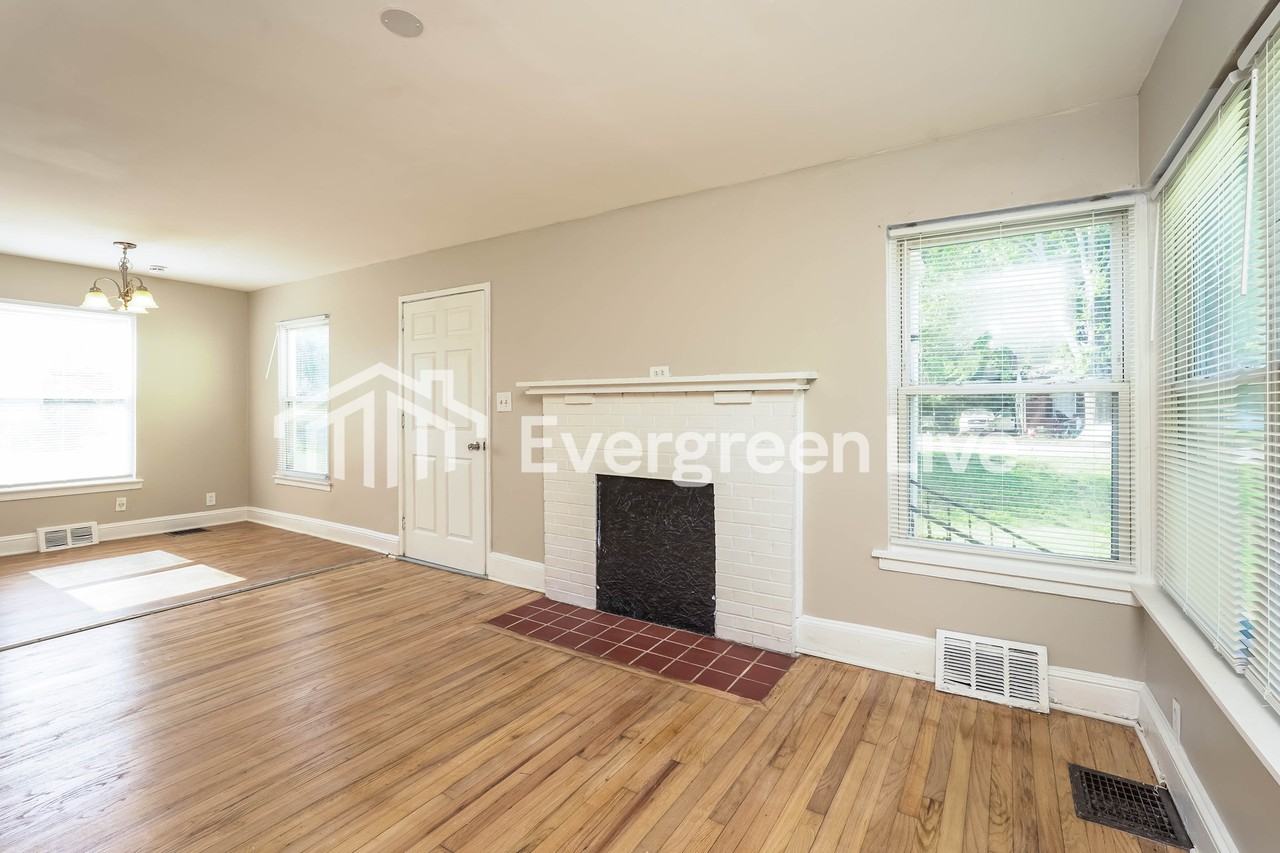 2935 Trent St - Photo 5 of 15