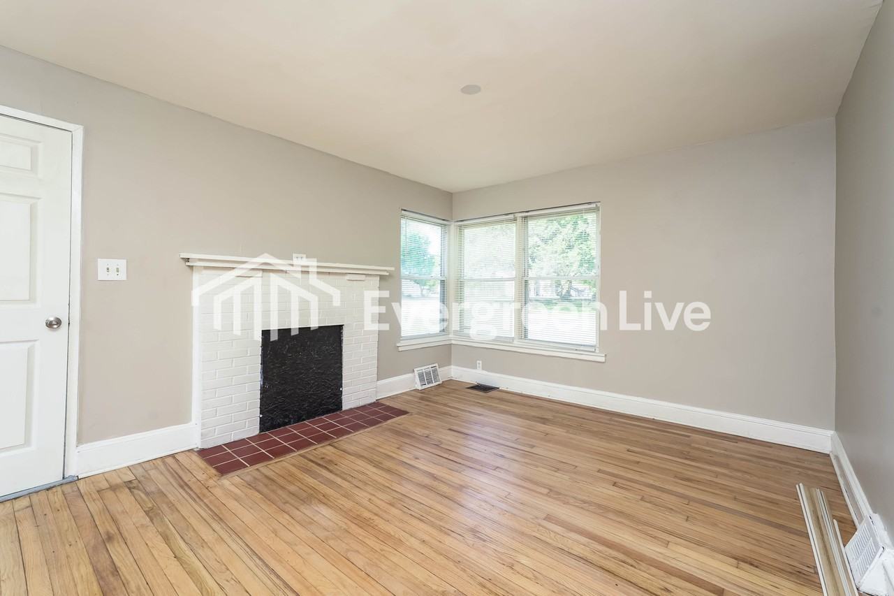 2935 Trent St - Photo 6 of 15