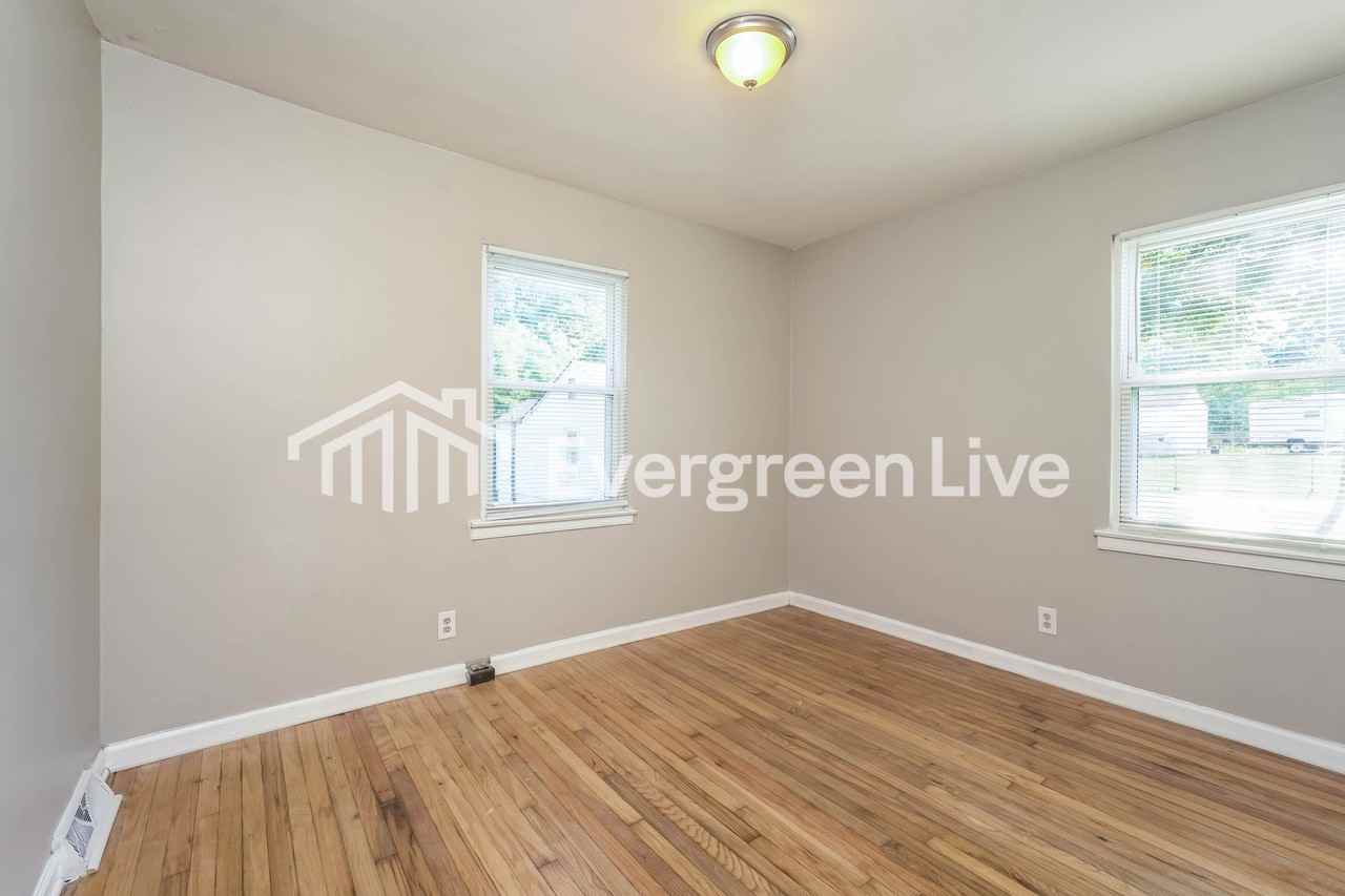 2935 Trent St - Photo 5 of 13