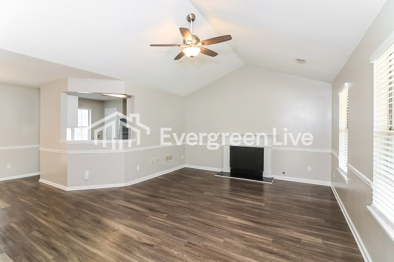 3002 Garland Dr Sw - Photo 2 of 15