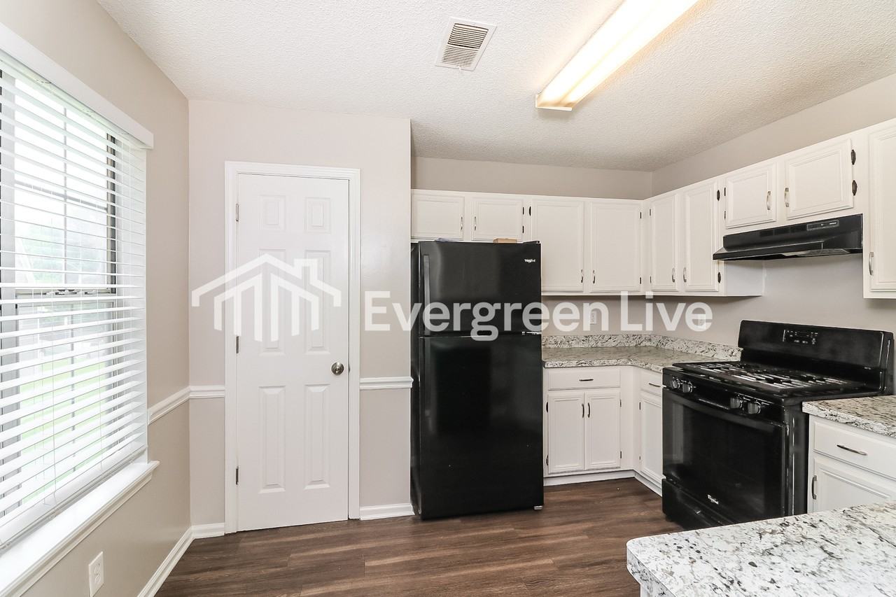 3002 Garland Dr Sw - Photo 5 of 15