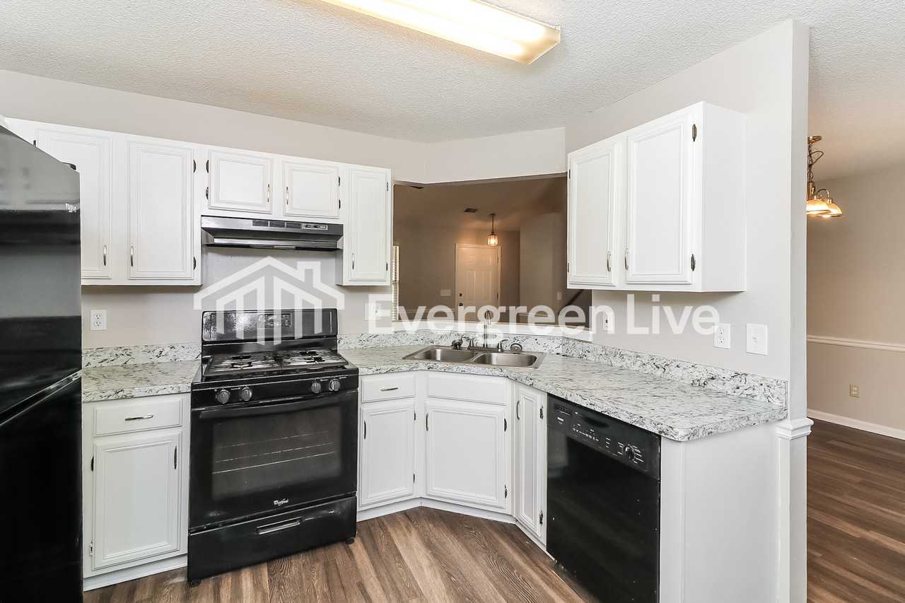 3002 Garland Dr Sw - Photo 7 of 15
