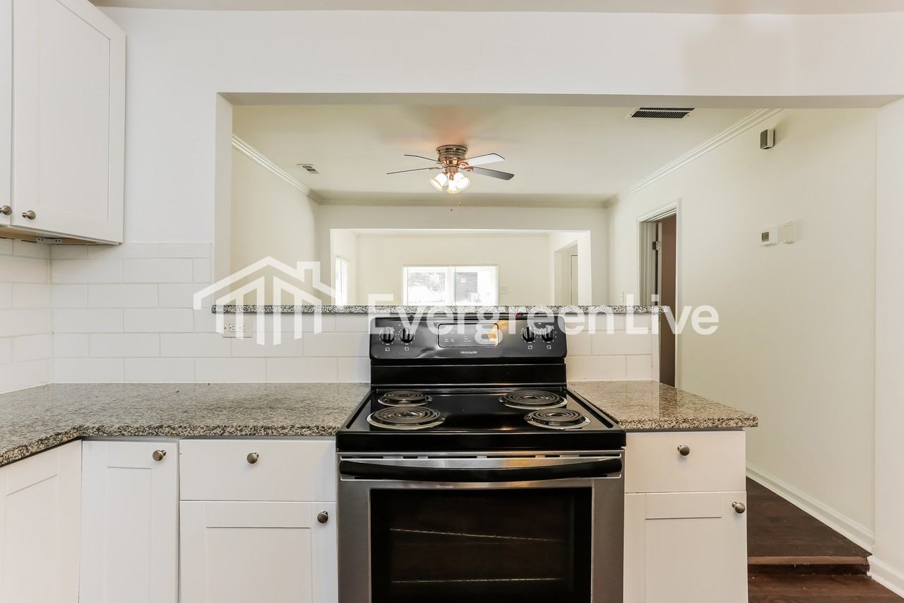 2308 Palmetto Ave Sw - Photo 5 of 15