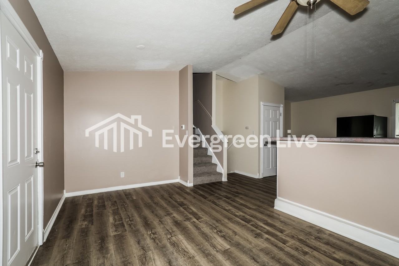 6101 Old Mill Dr - Photo 4 of 15
