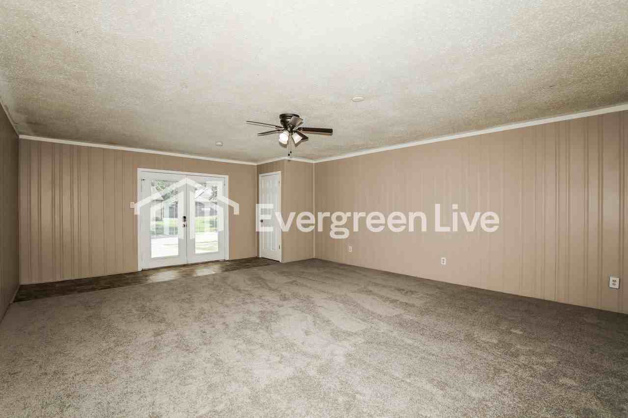 6101 Old Mill Dr - Photo 7 of 15