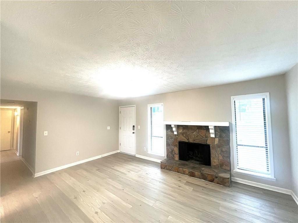 3320 Timbercreek Dr - Photo 4 of 17