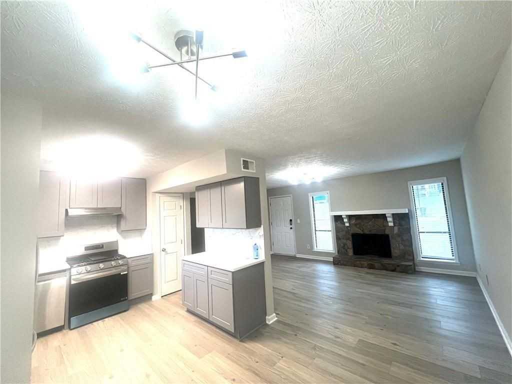 3320 Timbercreek Dr - Photo 5 of 17