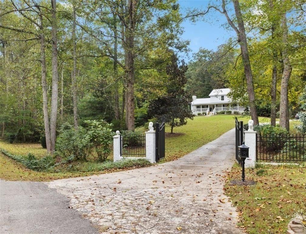 12485 Reinhardt College Pkwy - Photo 4 of 42