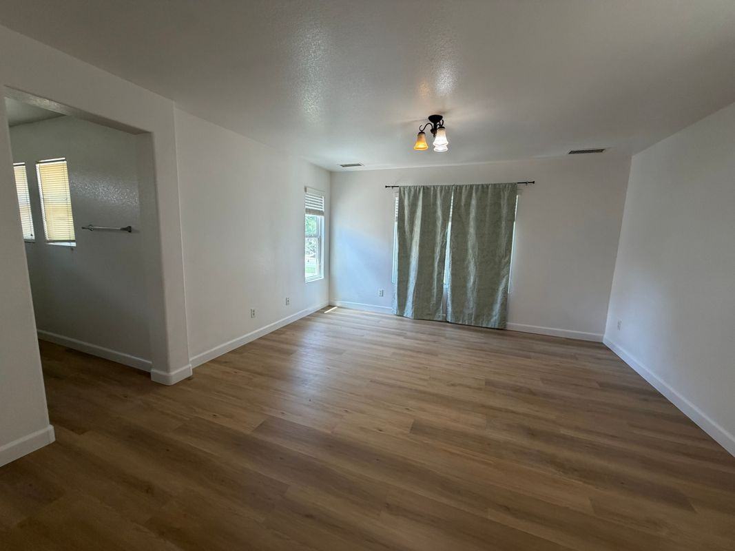 1356 Comfrey Leaf Dr - Photo 3 of 8