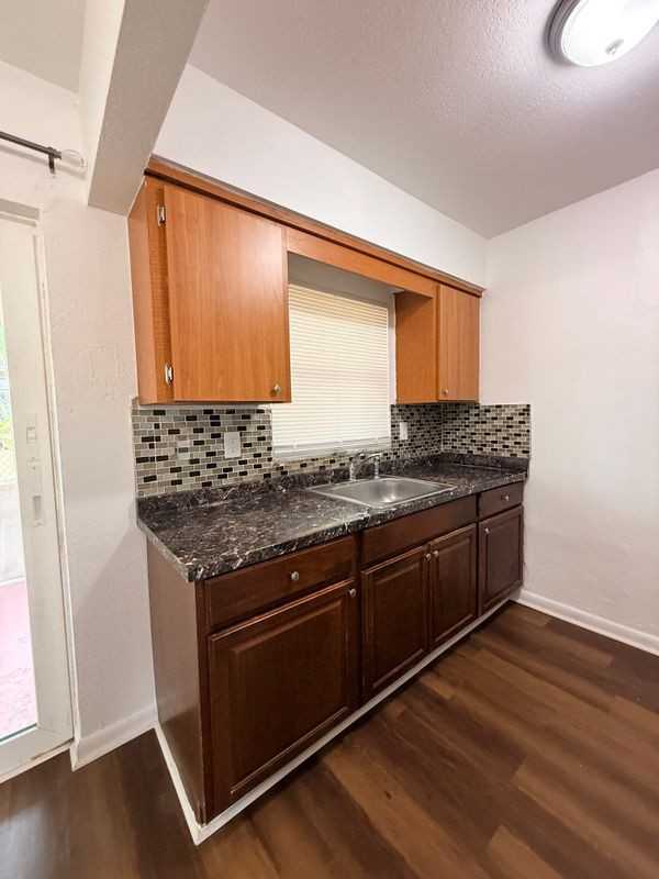 4001 Nw 31st Ave - Photo 4 of 13
