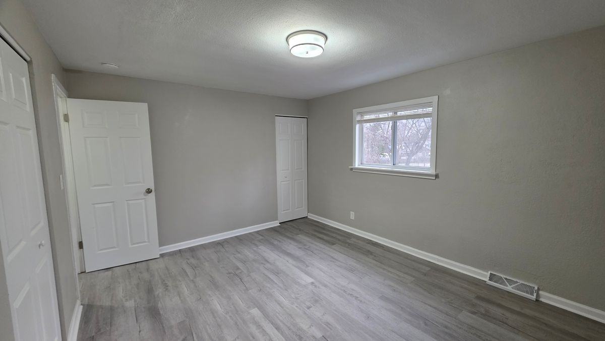 33507 Berville Ct - Photo 5 of 15