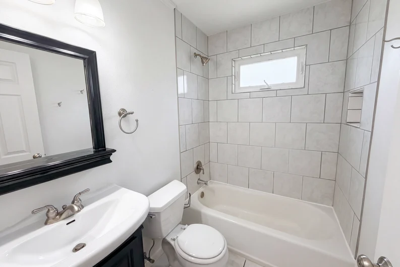 1 Winsted Pl - Photo 2 of 16