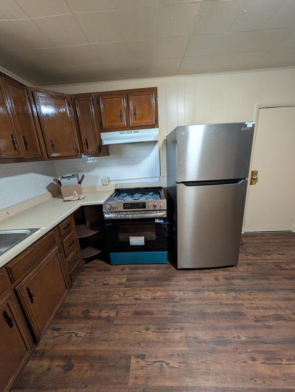 335 Poplar St - Photo 7 of 18