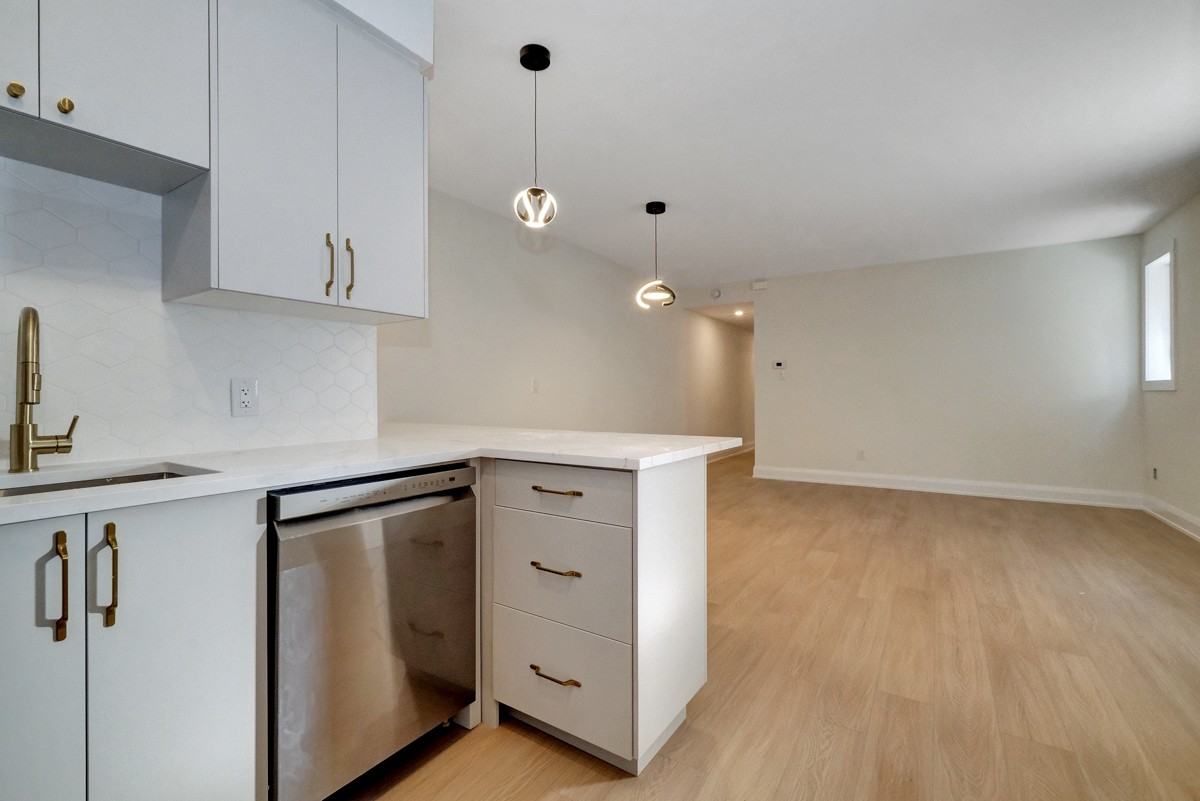 533 Broadhead Avenue #B - Photo 3 of 16