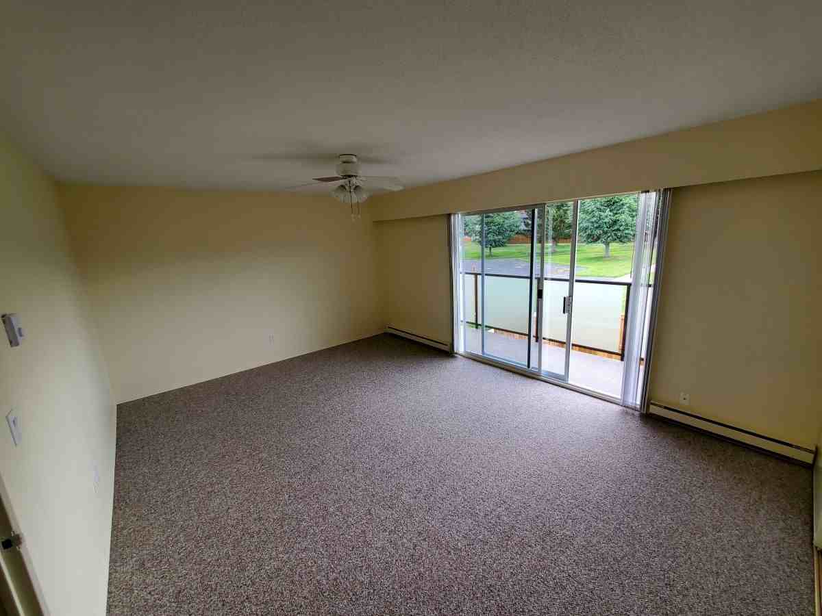 1780 Forest Rd - Photo 7 of 17