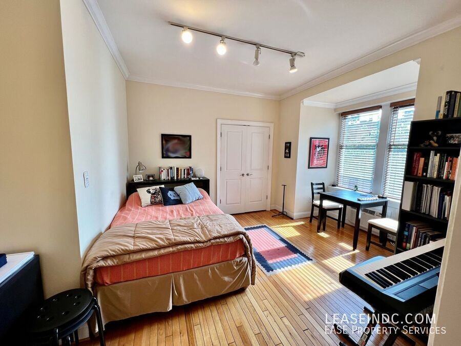 1901 16th St Nw #204 - Photo 6 of 15